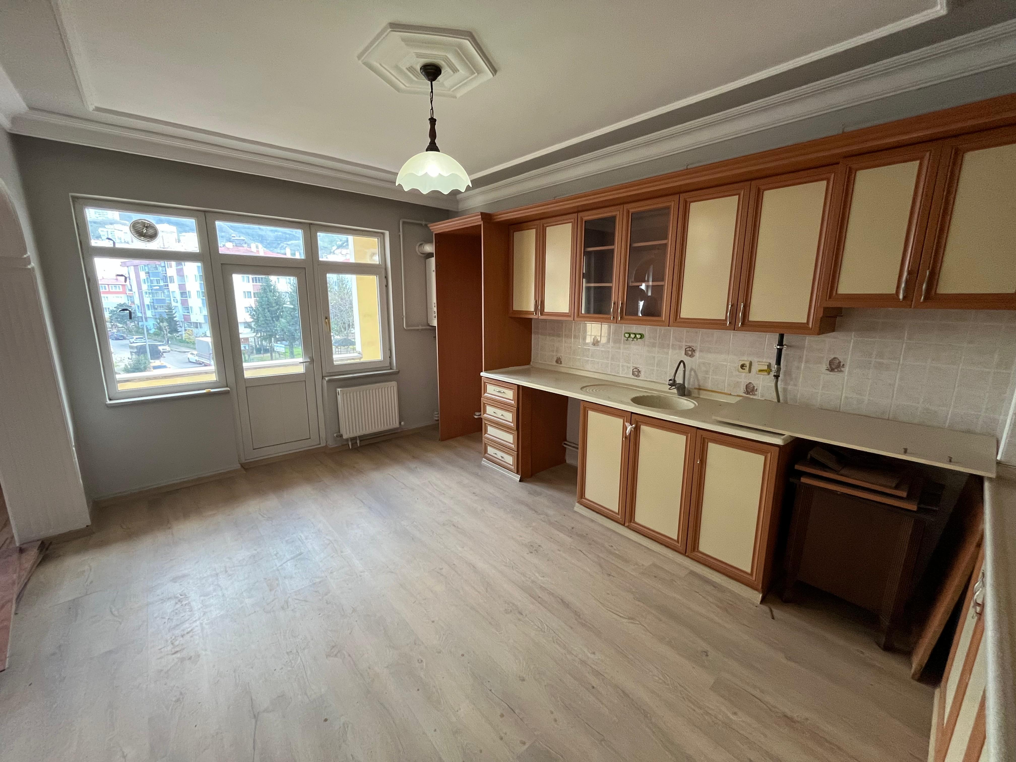 TEYAREDÜZÜ M. BOZTEKKE CD. 3+1 DAİRE